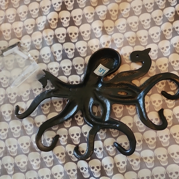 Antique Brass Octopus Wall Hook - Picture 5 of 6